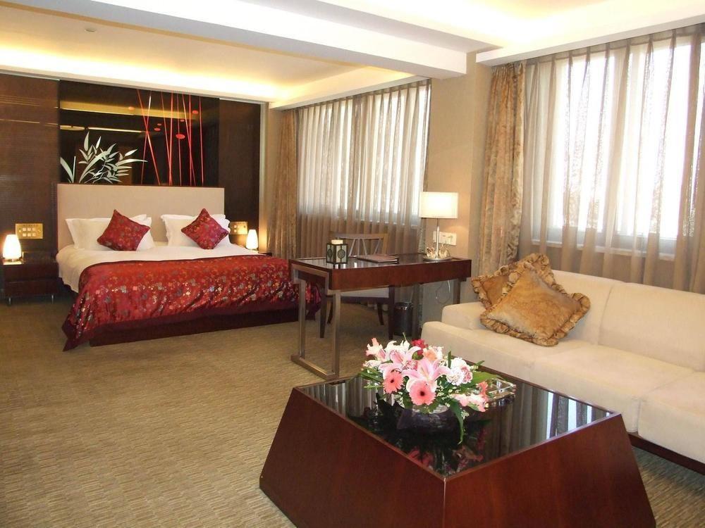 Radius International Hotel Swan Шанхай Екстериор снимка