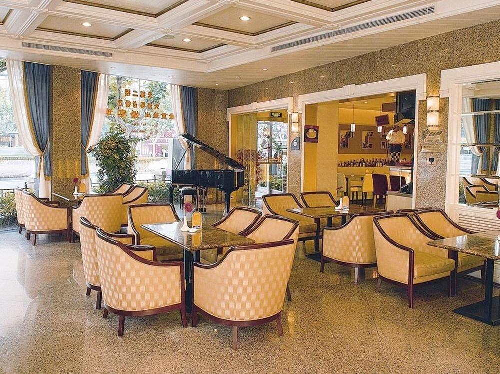 Radius International Hotel Swan Шанхай Екстериор снимка